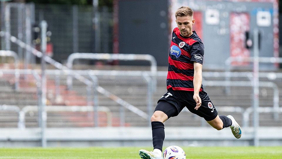 So wird man ihn für längere Zeit nicht mehr sehen: Marco Pledl beim Abschluss. Der 24-Jährige fällt wegen einer schweren Knieverletzung weit bis ins neue Jahr hinein aus.