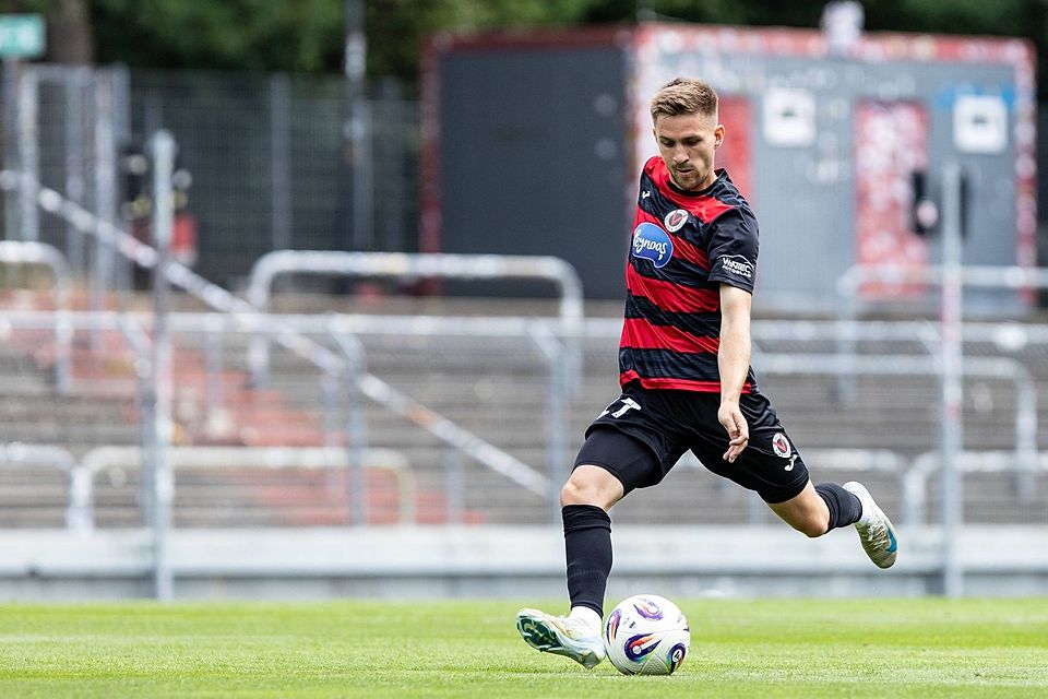 So wird man ihn für längere Zeit nicht mehr sehen: Marco Pledl beim Abschluss. Der 24-Jährige fällt wegen einer schweren Knieverletzung weit bis ins neue Jahr hinein aus. So wird man ihn für längere Zeit nicht mehr sehen: Marco Pledl beim Abschluss. Der 24-Jährige fällt wegen einer schweren Knieverletzung weit bis ins neue Jahr hinein aus.