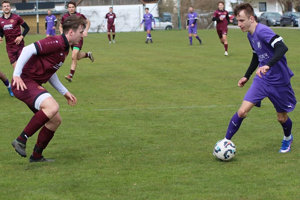 Samuel Dischler (lila Trikot) steuerte zwei Tore zum verdienten Punktgewinn bei.