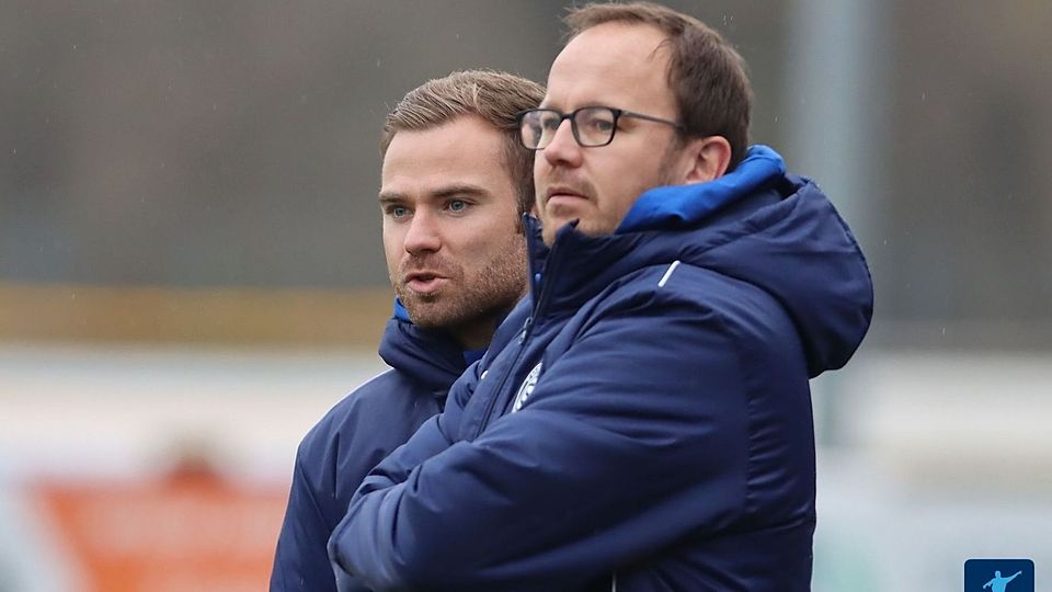 Chefcoach Florian Baumgartl (re.) und Co-Trainer Alexander Hofner betreuen den FC Dingolfing auch in der Spielzeit 2022/2023 