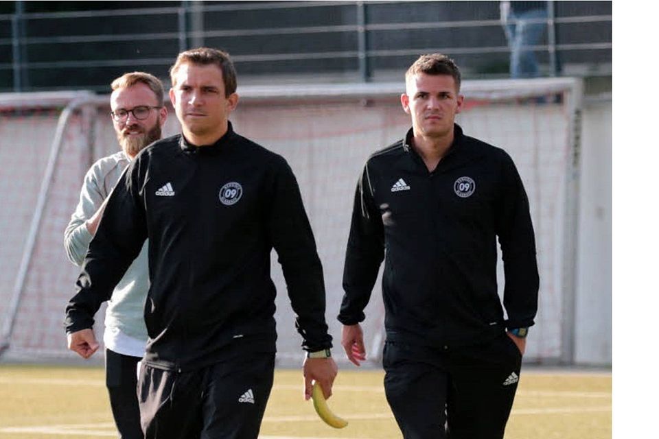 Cheftrainer Helge Hohl, Co-Trainer Andreas Dreiner und Sport-Direktor Christian Schlösser (von rechts) hatten mit der Zusammenstellung des Kaders für die neue Saison in den letzten Wochen viel zu tun. Nun geht es morgen endlich los.