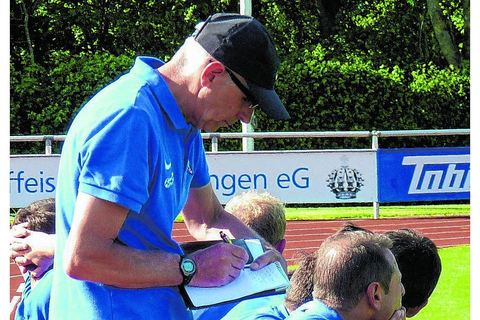 Der Plan steht: Trainer Udo Rampelt startet mit seinen Ehinger Schützlingen am heutigen Freitag ins Training.  Foto: arc