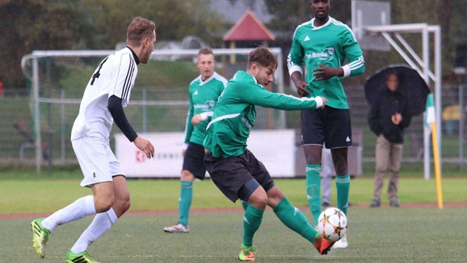Tief verwurzelt beim BCF Wolfratshausen ist Markus Rappel (am Ball), der insbesondere für die 2. Mannschaft schon viele wichtige Tore erzielt hat. An ein Karriereende denkt der 31-Jährige noch nicht.