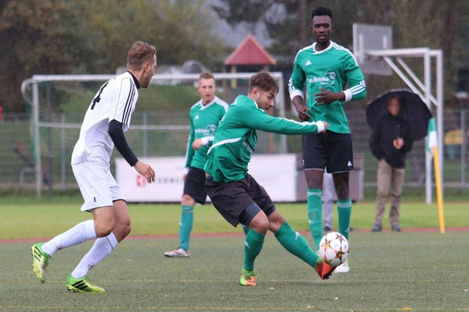 Tief verwurzelt beim BCF Wolfratshausen ist Markus Rappel (am Ball), der insbesondere für die 2. Mannschaft schon viele wichtige Tore erzielt hat. An ein Karriereende denkt der 31-Jährige noch nicht. Tief verwurzelt beim BCF Wolfratshausen ist Markus Rappel (am Ball), der insbesondere für die 2. Mannschaft schon viele wichtige Tore erzielt hat. An ein Karriereende denkt der 31-Jährige noch nicht.