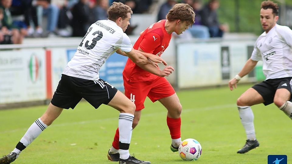 Am Ende konnten Thomas Niedermeier (li.) und Manuel Eckl den TV Schierling mit ihrem Team nicht aufhalten und zogen mit 1:4 den Kürzeren.