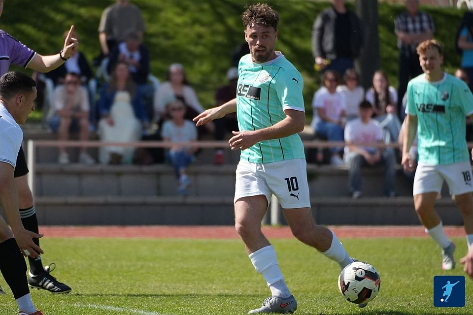 Daniel Herm hängt nach Rundenschluss seine Fußballschuhe an den Nagel. Daniel Herm hängt nach Rundenschluss seine Fußballschuhe an den Nagel.