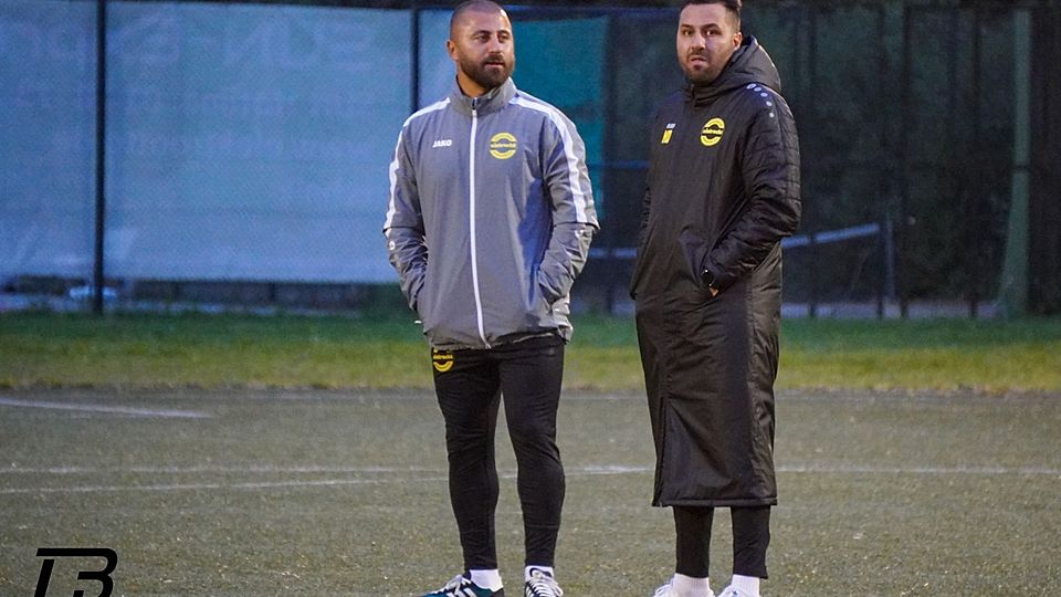 Apo Keseroglu (li.) und Teammanager Mehmet Dogan (re.) wollen gegen Aufsteiger Bornheim drei Punkte!