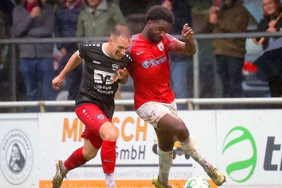 Der TSV Wasserburg und er VfB Hallbergmoos kämpfen am letzten Spieltag um die Relegation zur Bayernliga.