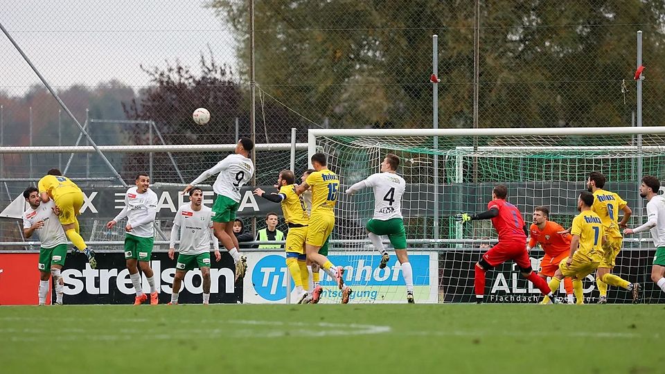 Tuggen verliert das Spitzenspiel in Kreuzlingen knapp mit 1:2.