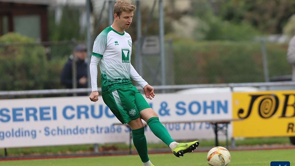 Ein spektakuläres Tor aus über 50 Metern Entfernung glückte Niklas Schmidbauer beim TVA-Heimsieg gegen Simbach 