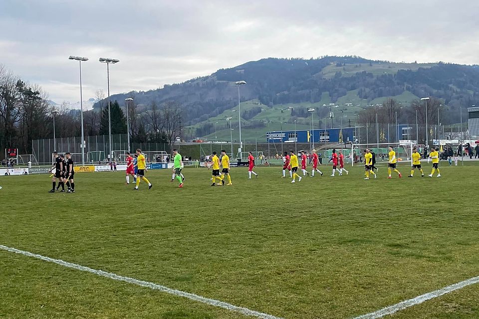 Lachen (in rot) gewann das FVRZ-Duell gegen Adliswil.