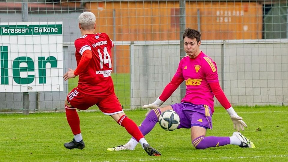 MB 14 Sean Erten vor dem Tor der Bruckmühler -CS