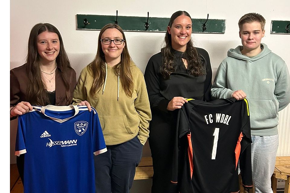 Auf dem Foto sind von links zu sehen: Sarah Köller, Laura Gläsmann, Jule Eichberger und Amelie Meyer. Es fehlt Isabella Fink.