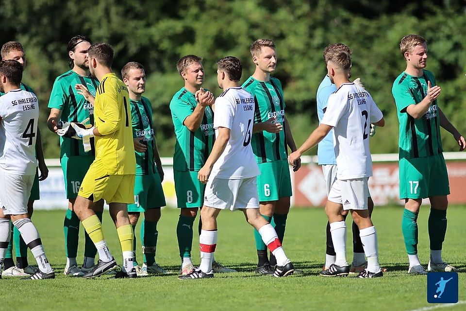 Vor einer schier unlösbaren Aufgabe steht die SG Ihrlerstein (in weiß) gegen das Überteam der Liga aus Adlkofen.