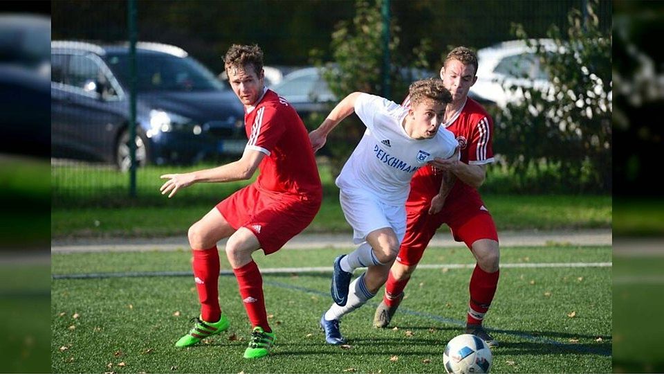 In allen Belangen überlegen: Ravensburgs Robin Hettel (Mitte) setzt sich gegen Dennis Dreher und Dennis Ullmann durch. (Foto: Christian Metz)