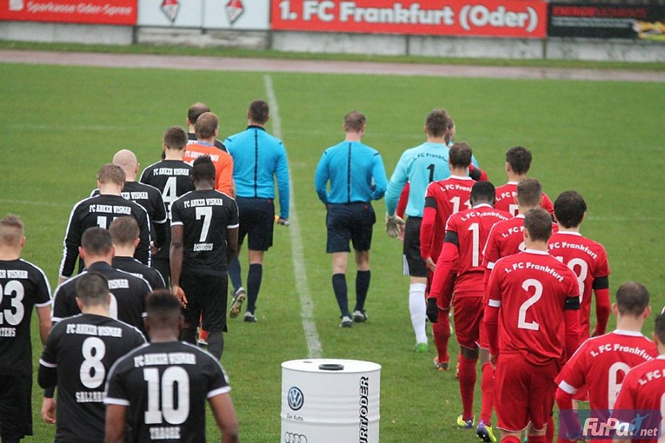 Mit Mut und Spaß: Beim FC Anker Wismar wollen sich die Frankfurter nicht verstecken. Foto: Thomas Sabin