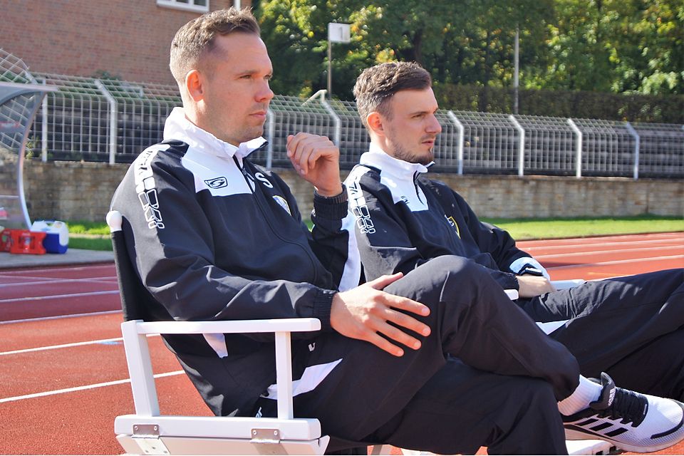 Haben ihre Sitzplätze beim SC Herford: Trainer Stephan Eggert (l.) und "Co" Felix Langkamp.