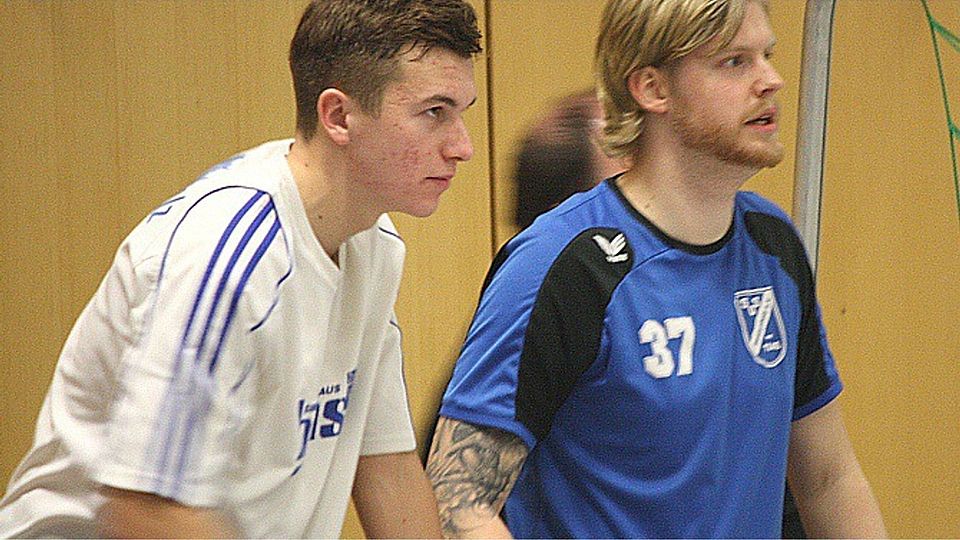 Der Kapitän steht an der Bande: Patrick Kosfeld (r.), hier mit Jan Kersting, wird beim Hansel-Cup erneut als SuS-Coach fungieren.