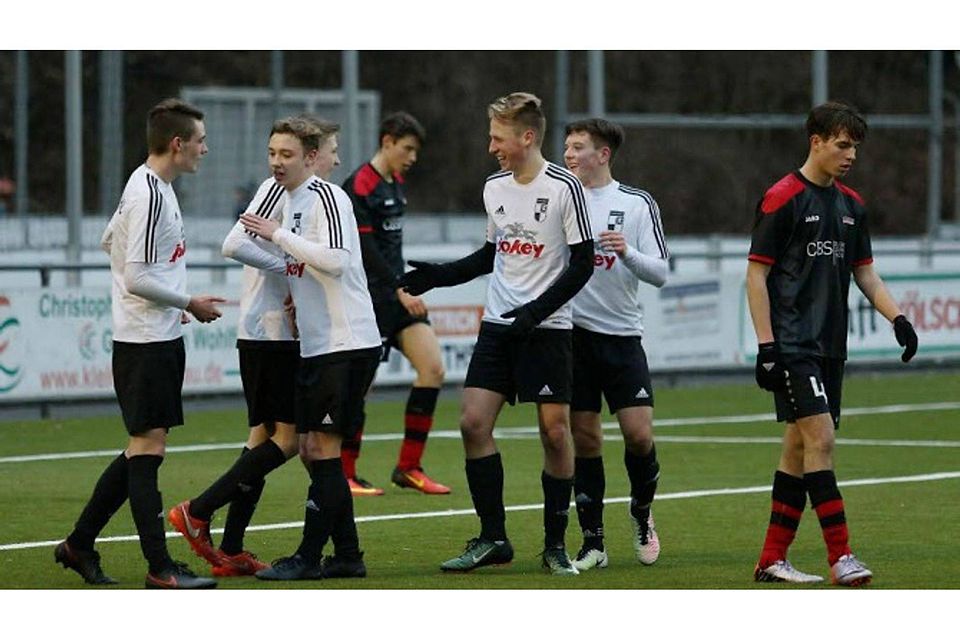 Die Wiehler B-Junioren hatten beim 5:2-Sieg gegen Rheinsüd einige Male Grund zum Jubeln. Foto: Hoene