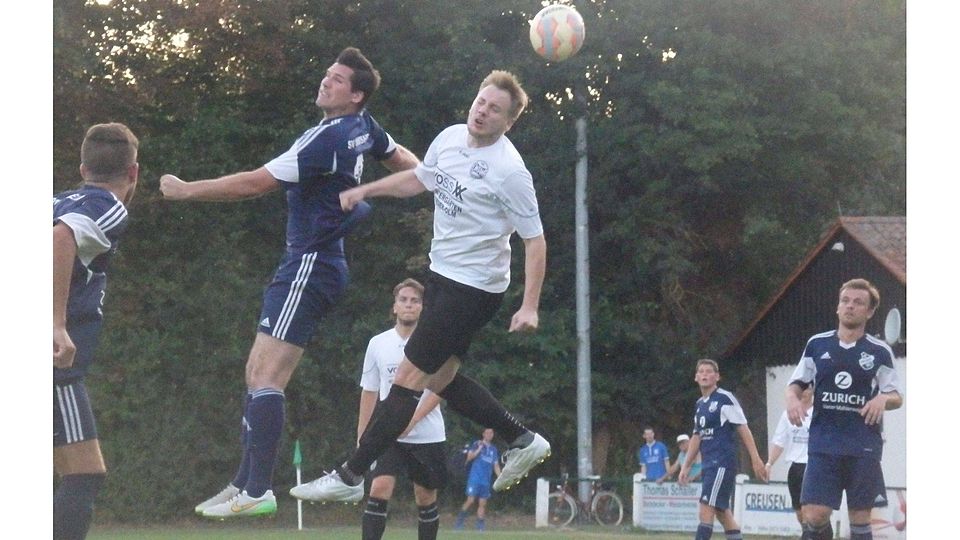 Gimbsheims Spielertrainer Dennis Seyfert (rechts) und seine Kollegen scheiterten im Verbandspokal. >F: mifi</b>