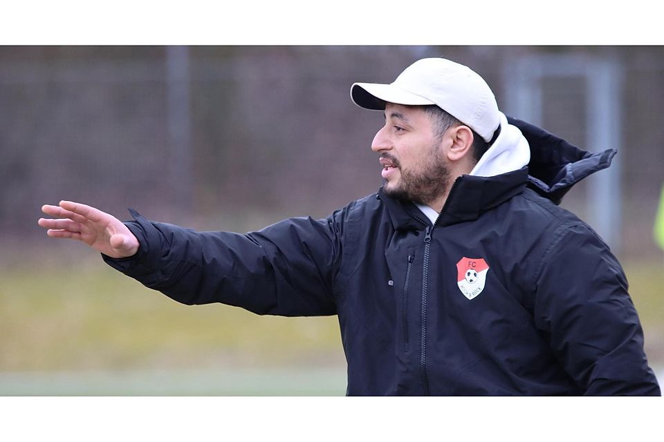 Der Hochbrücker Trainer Emrah Seyrek sagt: „Verständlich, dass man nach zwölf Siegen in Serie den Gegner auf die leichte Schulter nimmt.“ Der Hochbrücker Trainer Emrah Seyrek sagt: „Verständlich, dass man nach zwölf Siegen in Serie den Gegner auf die leichte Schulter nimmt.“