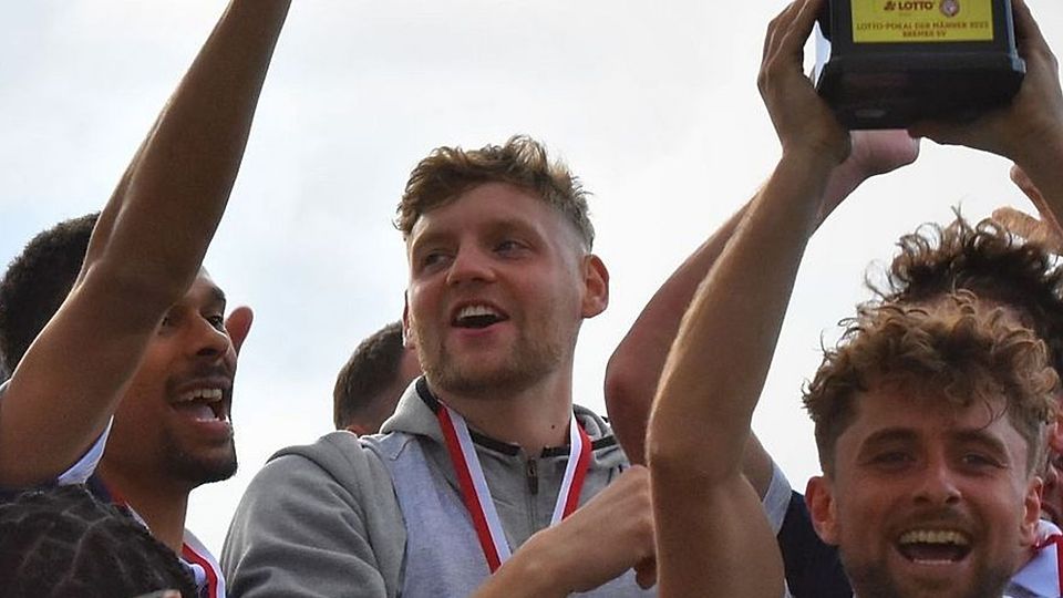 Benjamin Duell feierte mit dem Bremer SV die Meisterschaft, den Pokalsieg und stieg in die Regionalliga auf