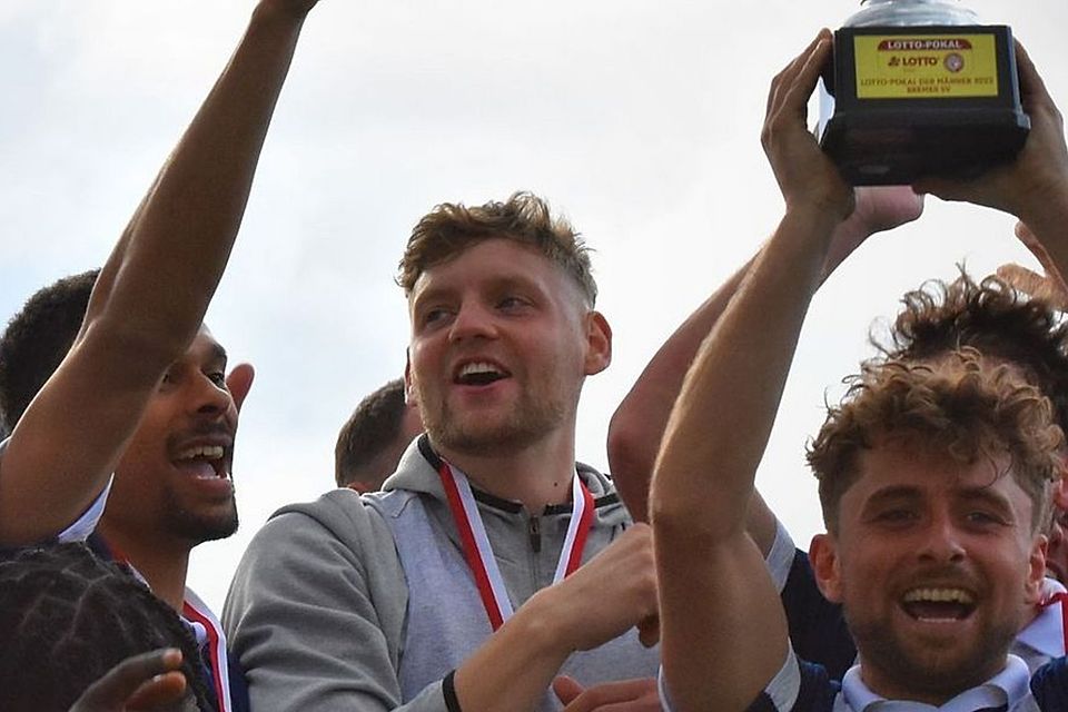 Benjamin Duell feierte mit dem Bremer SV die Meisterschaft, den Pokalsieg und stieg in die Regionalliga auf