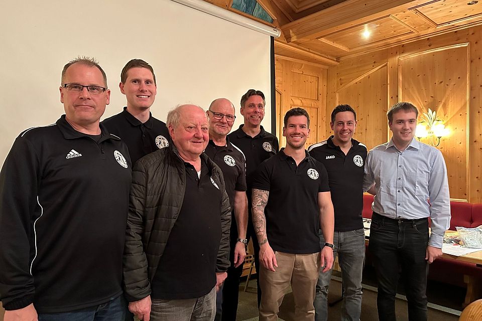 Der Schiedsrichterausschuss für die Jahre 2025 bis 2029. von links: T. Derpmanns (neu), M. Behrend, H-P Franken (verabschiedet), A. Kotira, R. Seifert, D. Halupzok, D. Jennen, J. Stumpe.