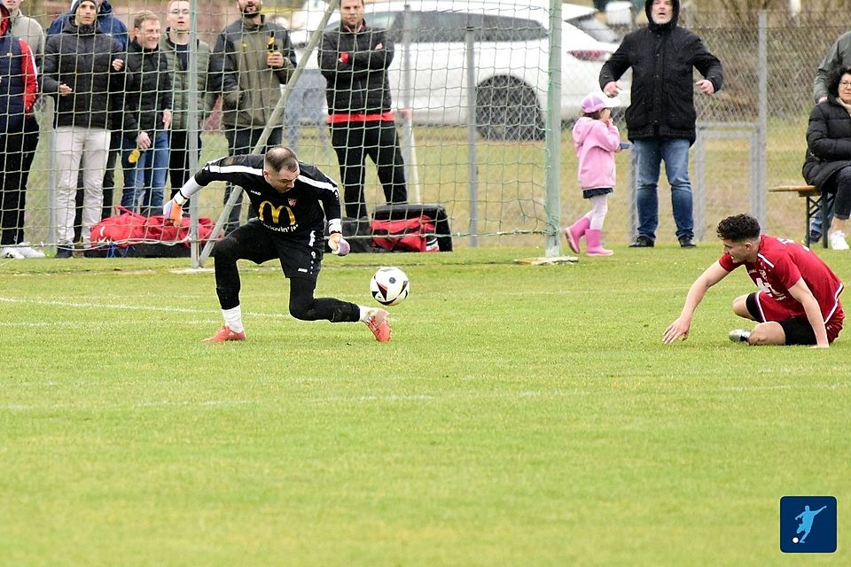 Sviatoslav Markanych ist der neue Aushilfs-Torhüter des TV Schierling 
