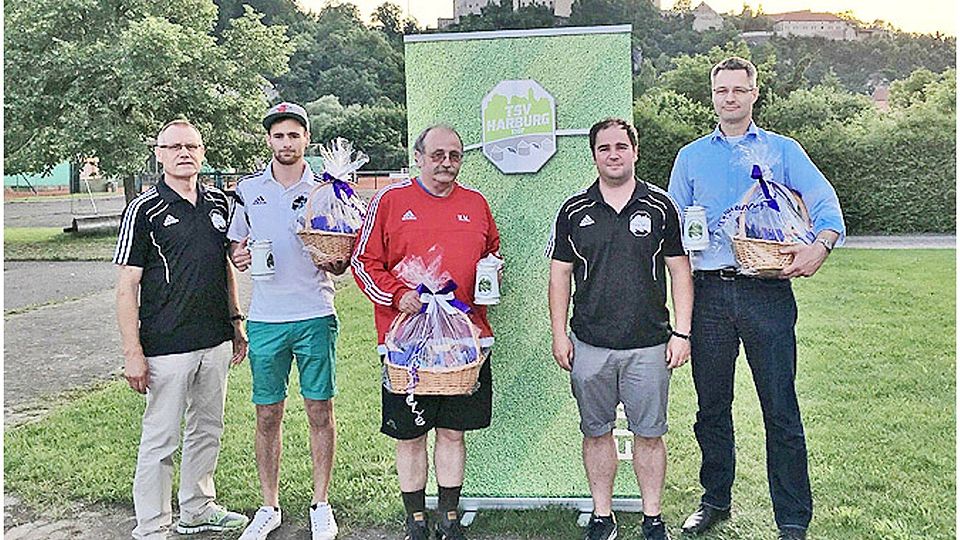 Die ehemalige und neue Abteilungsleitung des TSV Harburg (von links): Dieter Lanzer, Jakobus Höckner, Helmut Metzger, Sebastian Schneider und Andreas Kerlies.  Foto: tsv