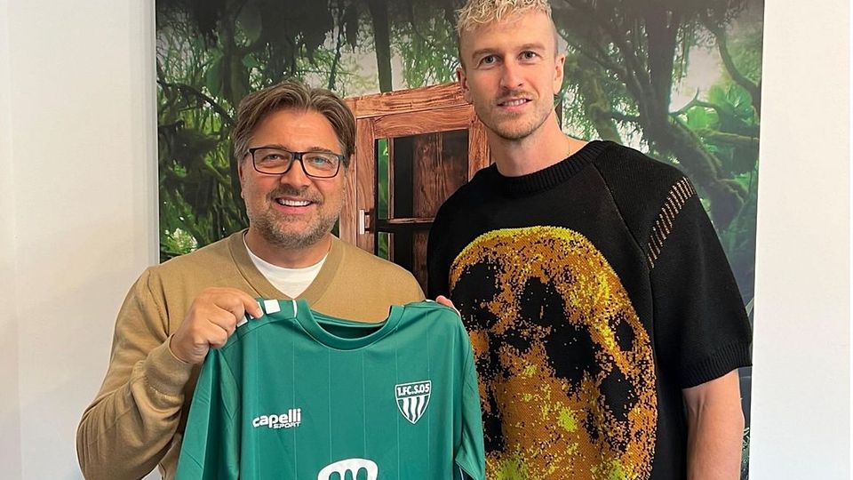 Thomas Meißner (re.) kehrt zu seinem Jugendverein zurück, sehr zur Freude von Geschäftsführer Markus Wolf.