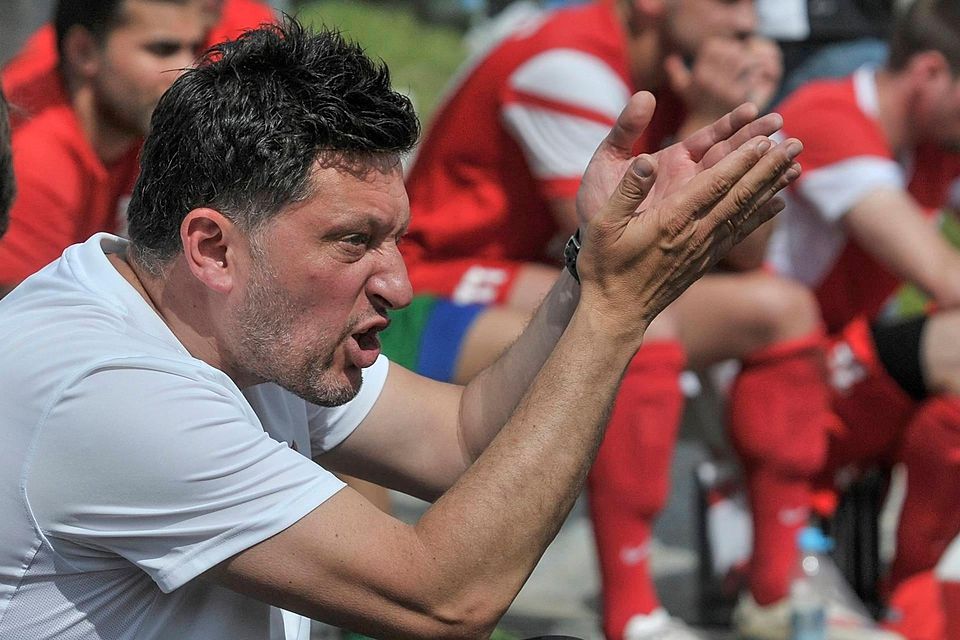Immer zu Hundert Prozent hinter der Mannschaft. Trainer Ivica Coric vom Bezirksliga-Meister VfB Forstinning