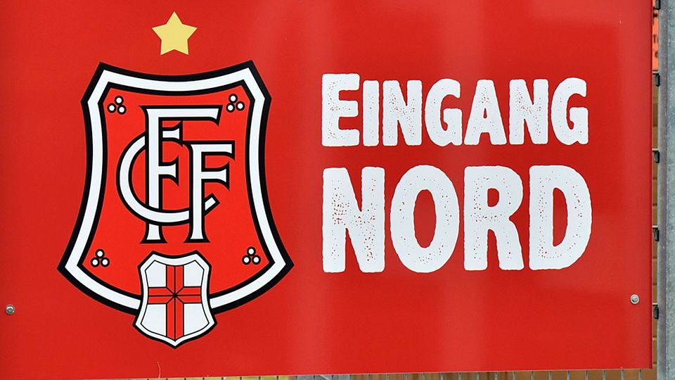  Den Fußballplatz darf ein Vorstandsmitglied des Freiburger FC bis zum Saisonende bei Spielen der ersten und zweiten Mannschaft nicht betreten. | Foto: Daniel Thoma	