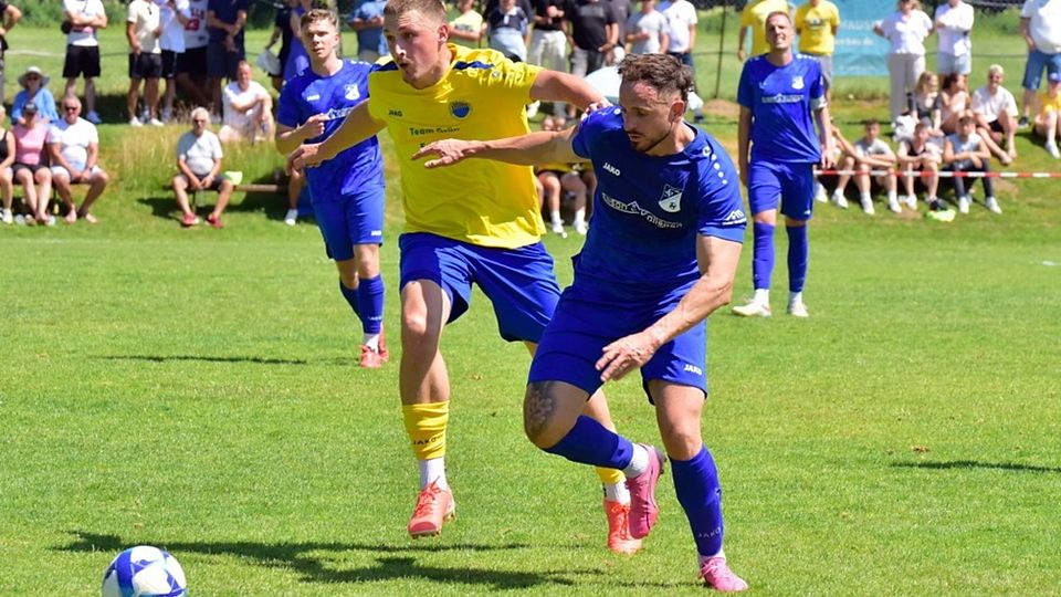 Wiedersehen am Sonntag in Niederhausen: Sebastian Hevler (Buchenbach, in gelb) und Kevin Meyer (SG Rheinhausen) 