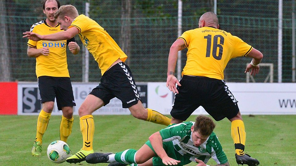 Schier unaufhaltsam marschiert die SpVgg Bayern Hof (in gelb-schwarz) derzeit durch die Bayernliga Nord. F: Klaus-Dieter Schreiter