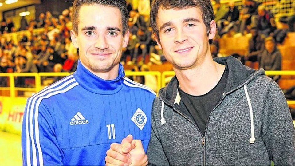 Der eine war gestern, der andere ist heute beim Hallencup gefordert: Eicherscheids Nico Wilden (links) und sein Bruder Tim vom SV Breinig.