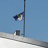 Düren-Flagge auf Halbmast. 