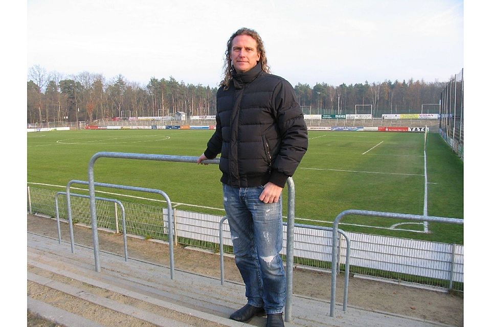 Kennt sich in Sachen Fußballplatz aus: Union-Manager Sven Baethge  ©MOZ/Dorothee Torebko
