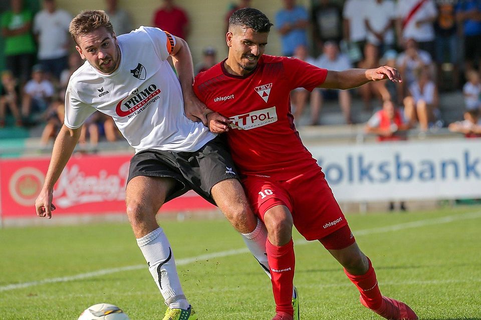 Der SV Bonlanden um Kapitän Andreas Pottmeyer (links) schlägt den TSV Weilimdorf 4:0.