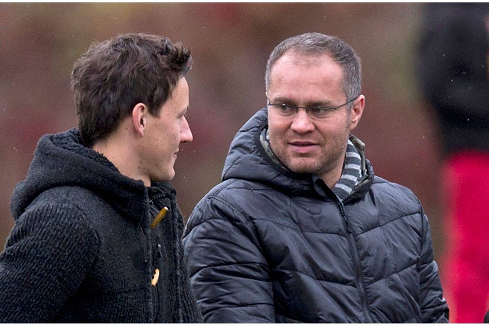 Zeljko Cosic (rechts) will mit seinem Team endlich den ersten Heimsieg schaffen.  | Foto: Patrick Seeger