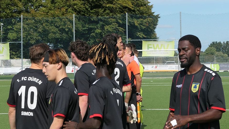 Der 1. FC Düren will die drei Punkte an der Westkampfbahn behalten.