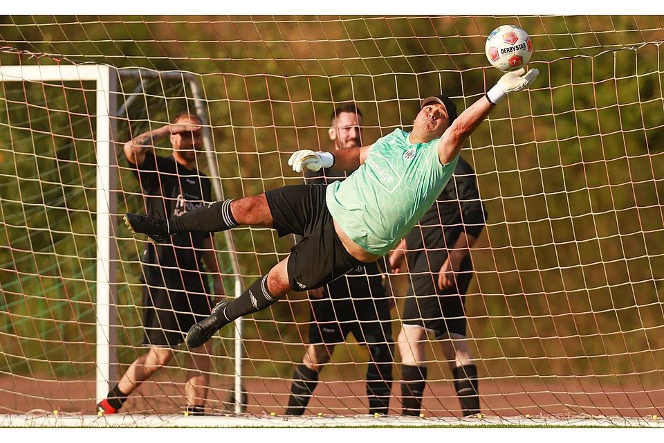 Tobias Weiland zeigt immer mal wieder sehenswerte Paraden und verfügt zudem über offensive Qualitäten. 
