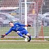 75 Mal mussten die Spieler der Finsinger Zweiten um (v. l.) Torwart Tobias Forchhammer, Thomas Obermaier und Felix Loskot zuschauen, wie der Ball im Netz landete. Archiv: Riedel