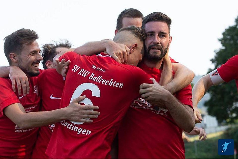 Groß war der Jubel beim SV Ballrechten-Dottingen nach dem 4:1-Erfolg gegen Rot-Weiß Stegen. 
