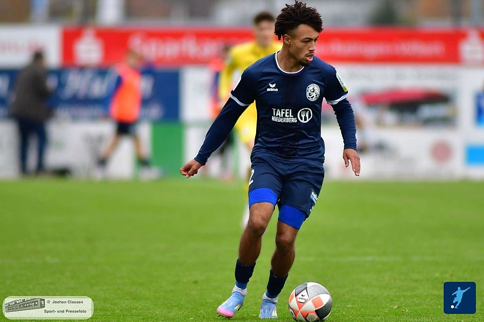 Velbert holte einen Punkt aus Rödinghausen. Velbert holte einen Punkt aus Rödinghausen.