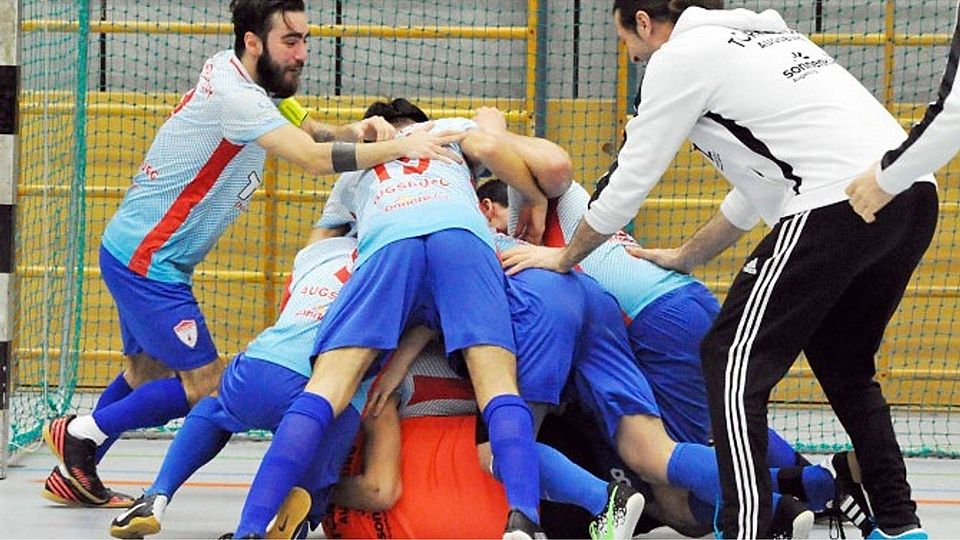 Im Januar 2018 wurde das Kreisklassen-Team von Türkspor Augsburg Futsal-Stadtmeister. Weil aber mittlerweile viel zu wenige Stadtvereine teilnehmen, wird der Wettbewerb in den Landkreis Aichach-Friedberg ausgelagert.	F.: Fred Schöllhorn
