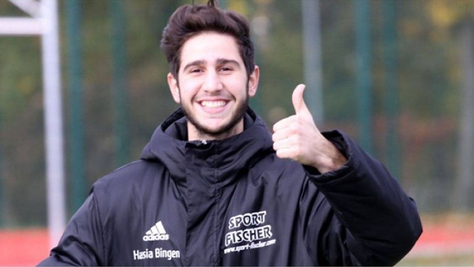 Daumen hoch: Die A-Junioren von Hassia Bingen bleiben in der Verbandsliga. Archivfoto: Luge