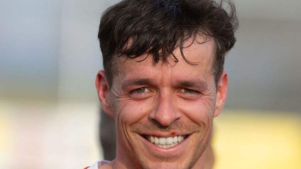 Daumen hoch für drei Tore: Simon Weißenberger 