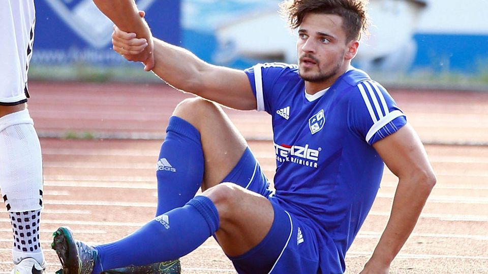 In seiner Zeit beim FV Illertissen musste Sebastian Schaller schon einmal einen Kreuzbandriss verkraften. Der Mittelfeldspieler stand wieder auf und kämpfte sich zurück auf den Platz. Nun erwischte es den Schwaben-Neuzugang zum zweiten Mal im gleichen Knie.