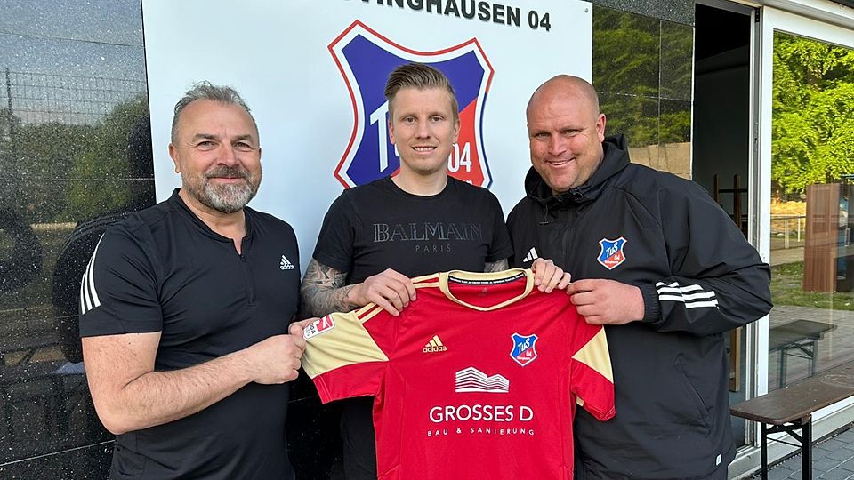 (v. l.): Bövinghausen-Präsident Ajhan Dzaferoski, Marcus Piossek und Coach Christian Knappmann.